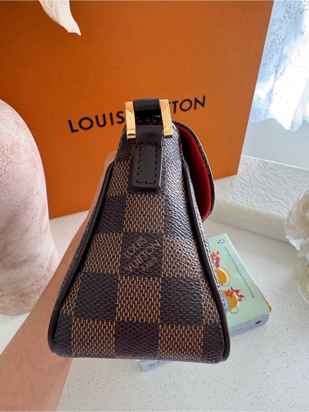 Louis Vuitton Recoleta in Brown Damier Ebene Shoulder Bag - Picture 6 of 9